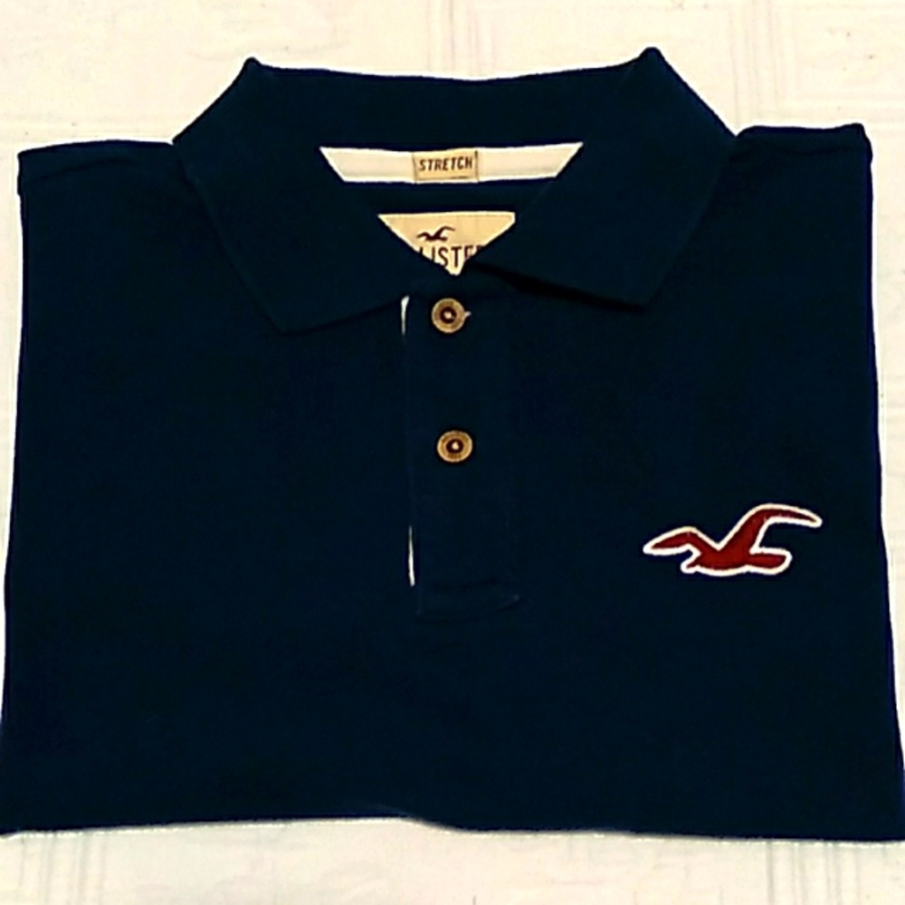 HOLLISTER MEN'S POLO. DEEP NAVY with RED LOGO. VERY NICE USED CONDITION!!